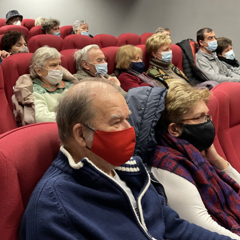 Fellobbant a szeretet lángja 09